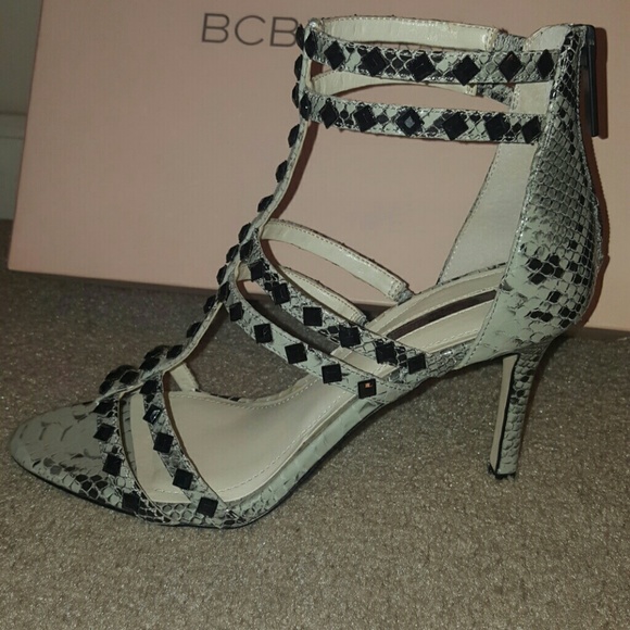 Shoes - Picture 4 of 4